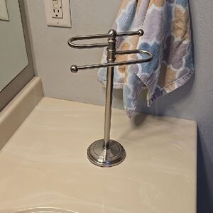 Silver Towel Holder Gatco Counter Top S Style Satin Nickel Look Bath Home Decor